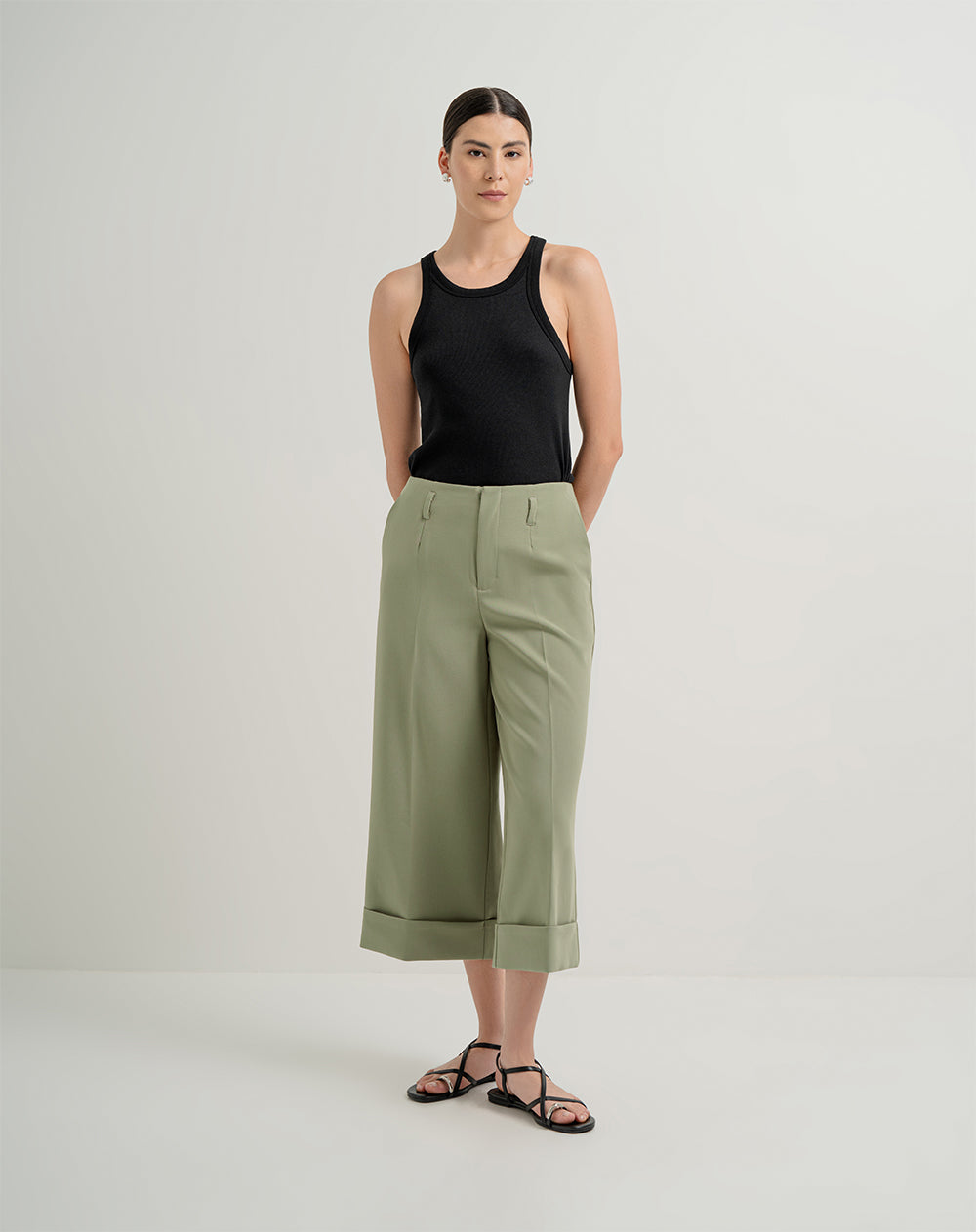 Pantalón regular fit tiro alto verde