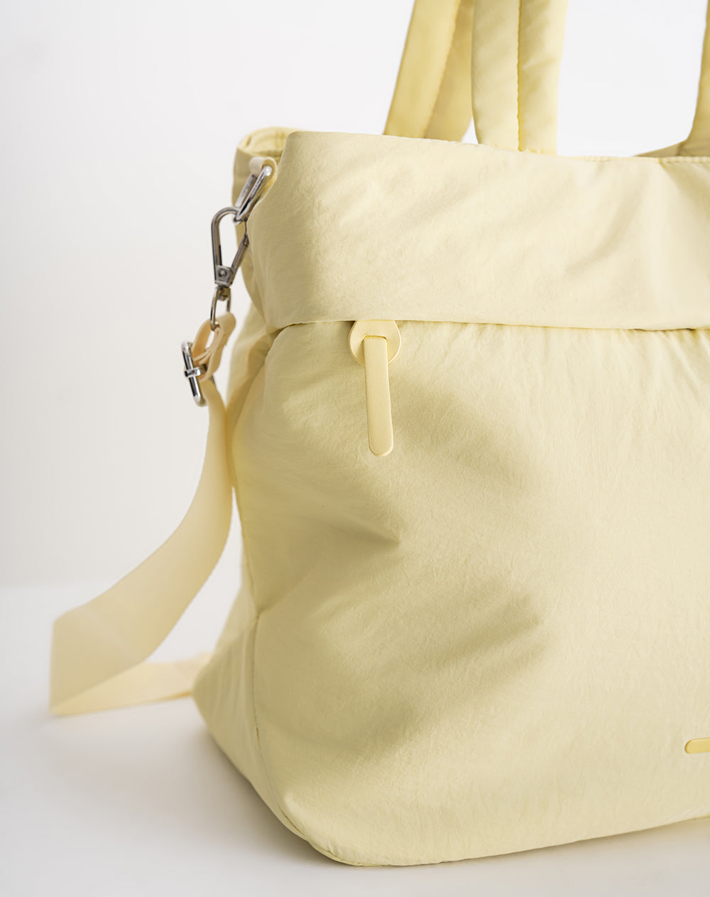 Bolso tote acolchado amarillo