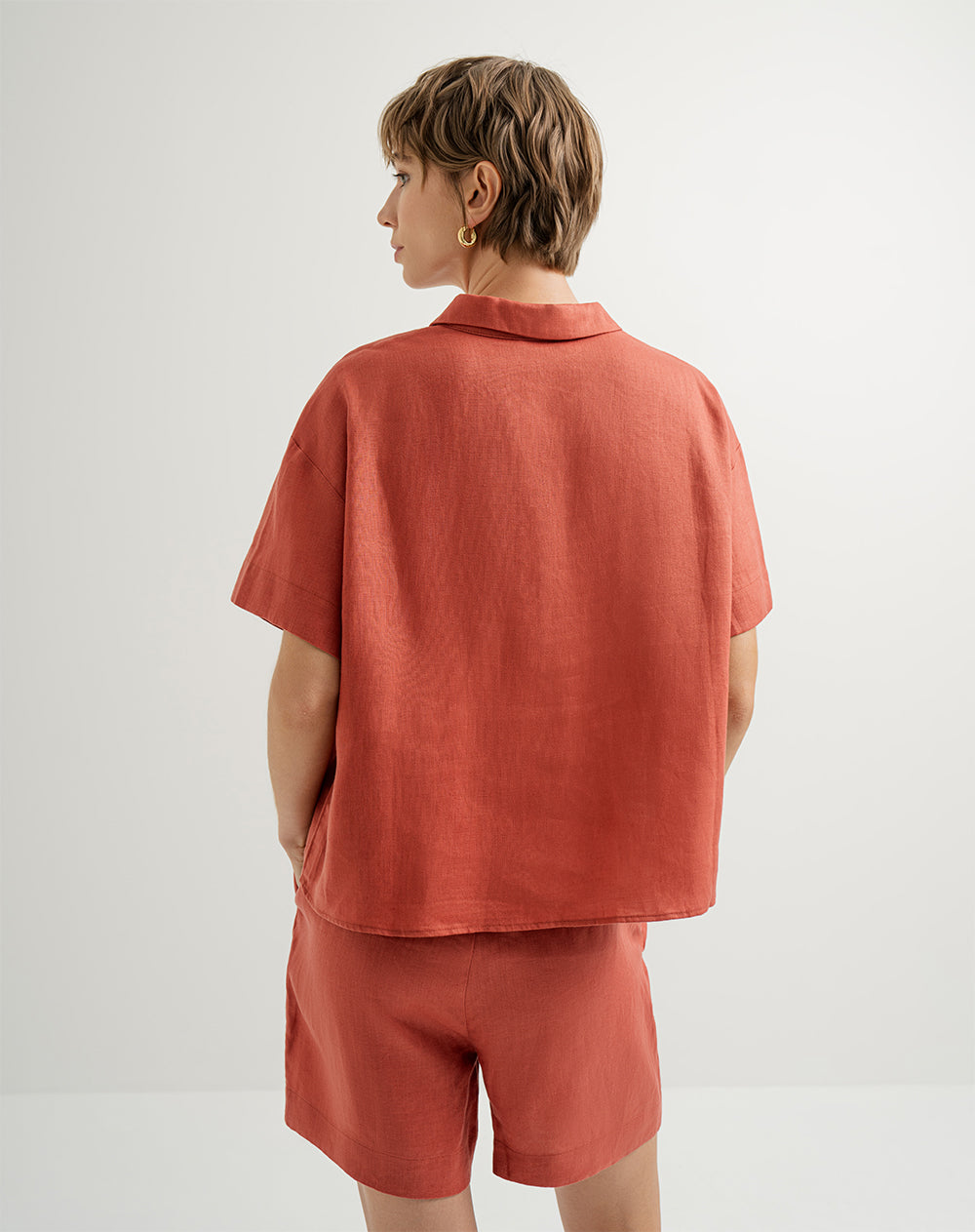 Camisa manga corta oversize lino con botones terracota mujer