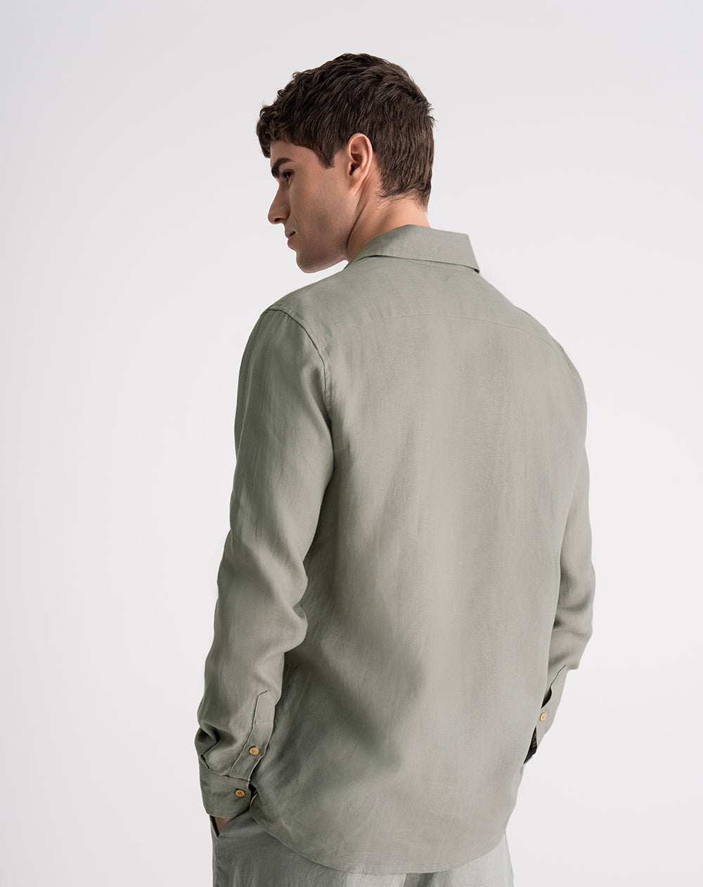 Camisa manga larga regular lino verde hombre