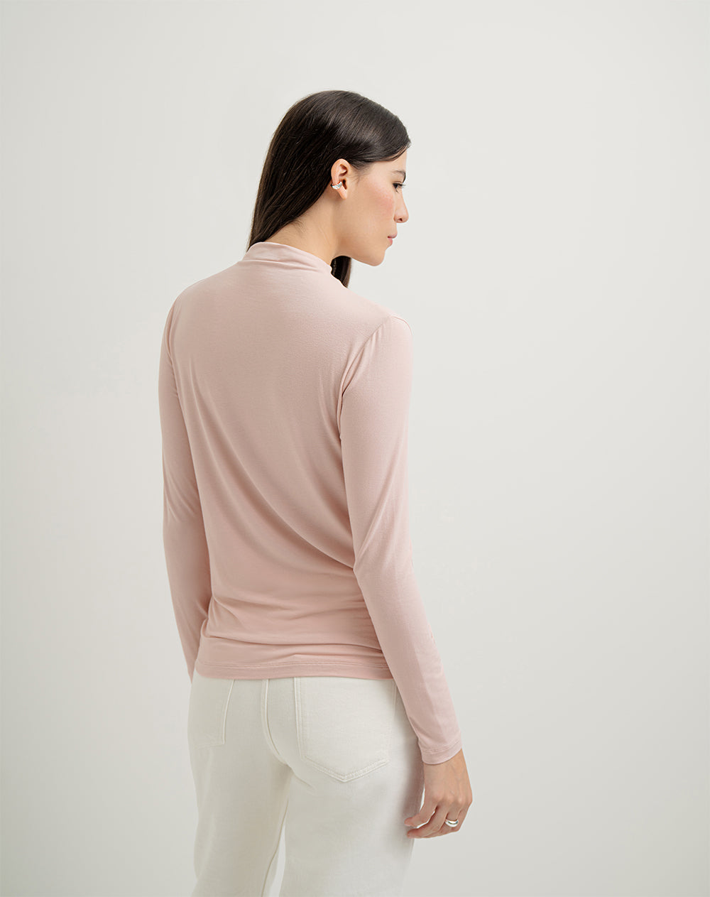 Camibuzo semi ajustado algodón sostenible cuello tortuga rosa mujer