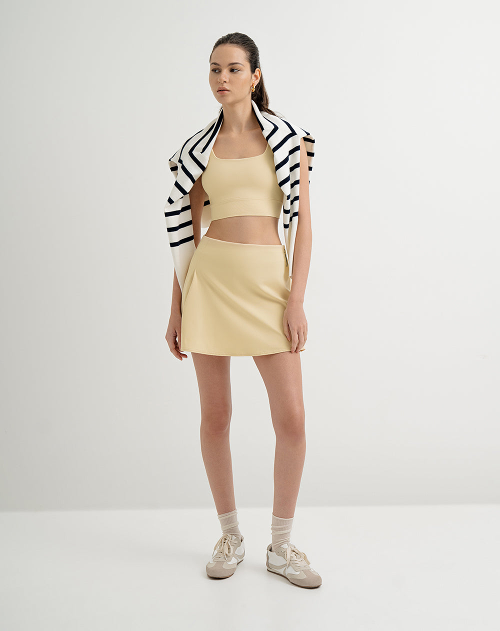 Faldashort deportiva control humedad amarillo para mujer