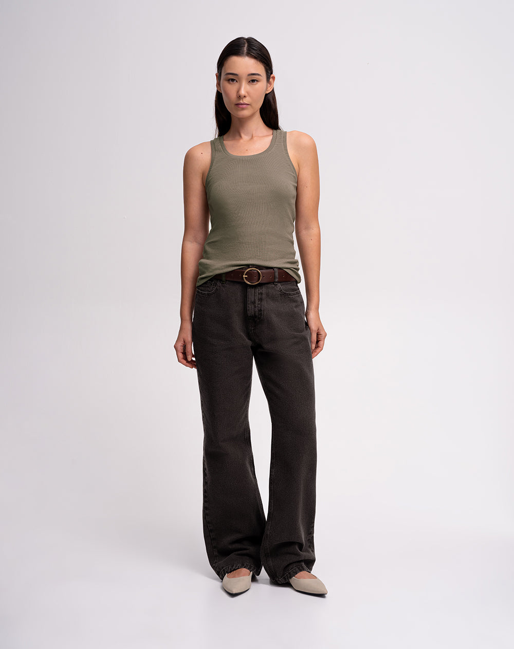 Jean regular fit tiro alto cafe