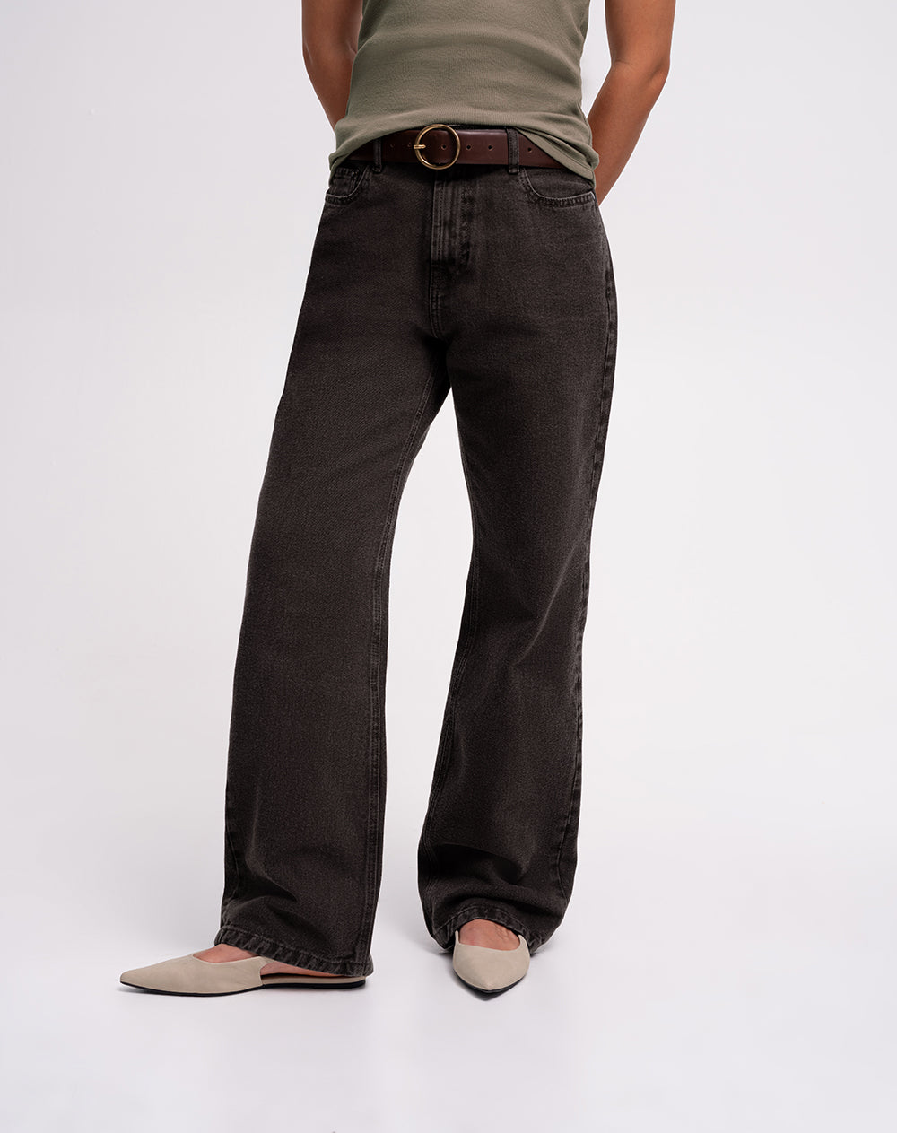 Jean regular fit tiro alto cafe