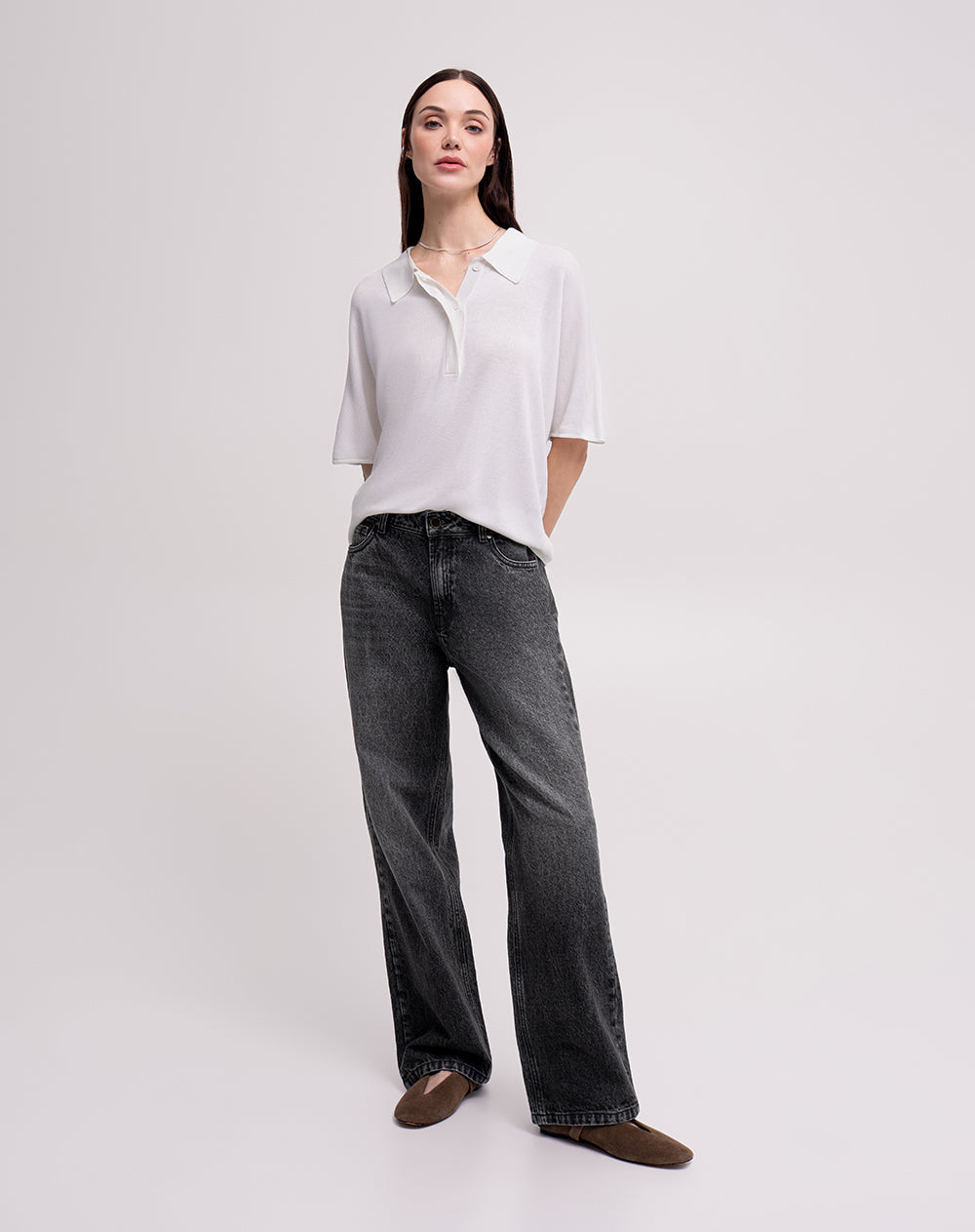 Jean recto tiro alto denim negro mujer