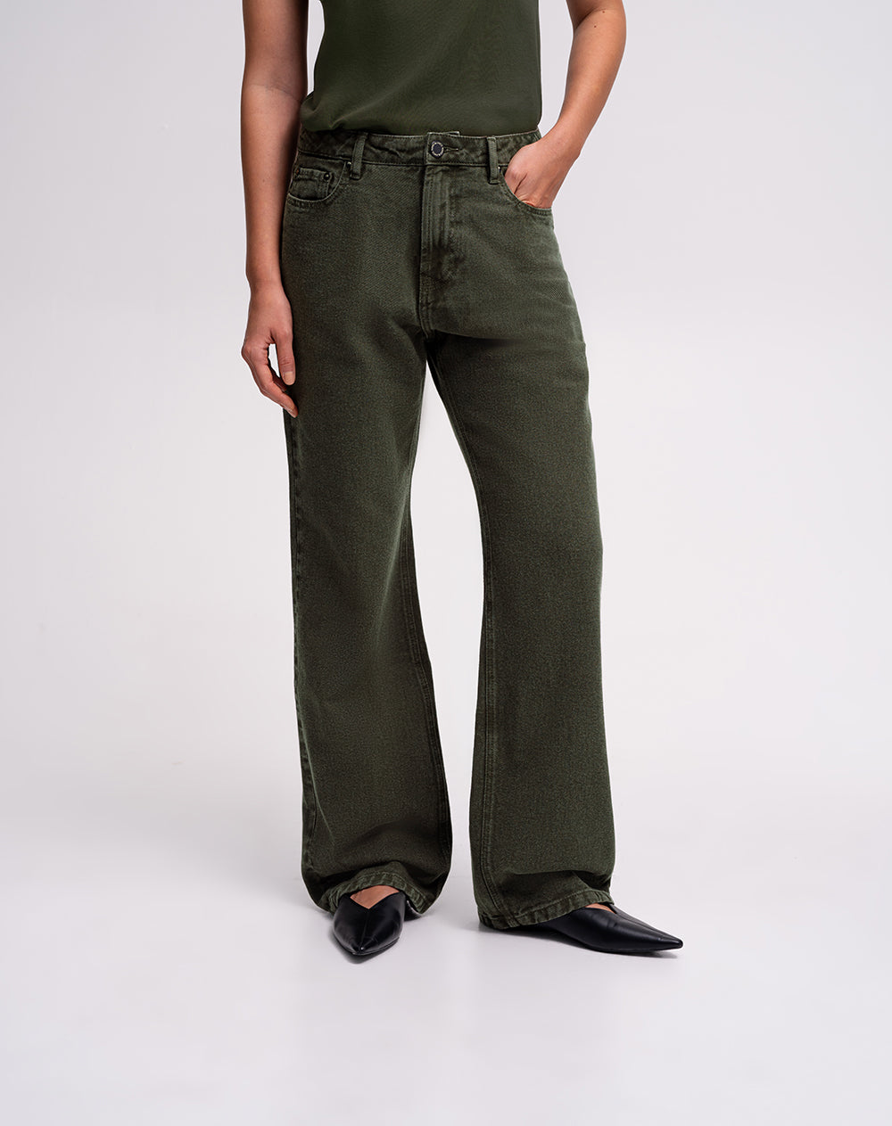 Jean regular fit tiro alto verde