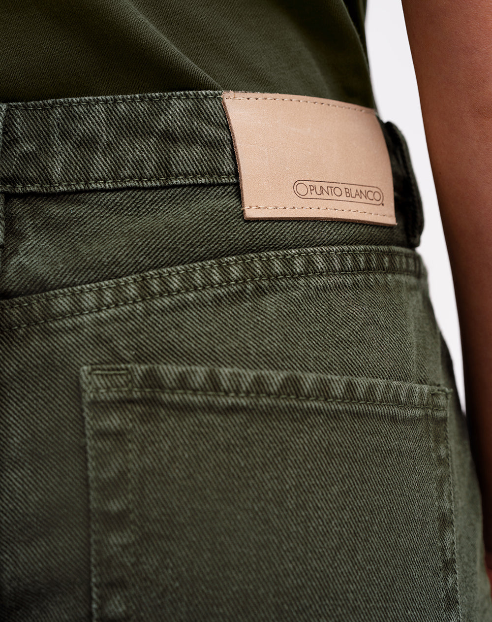 Jean regular fit tiro alto verde