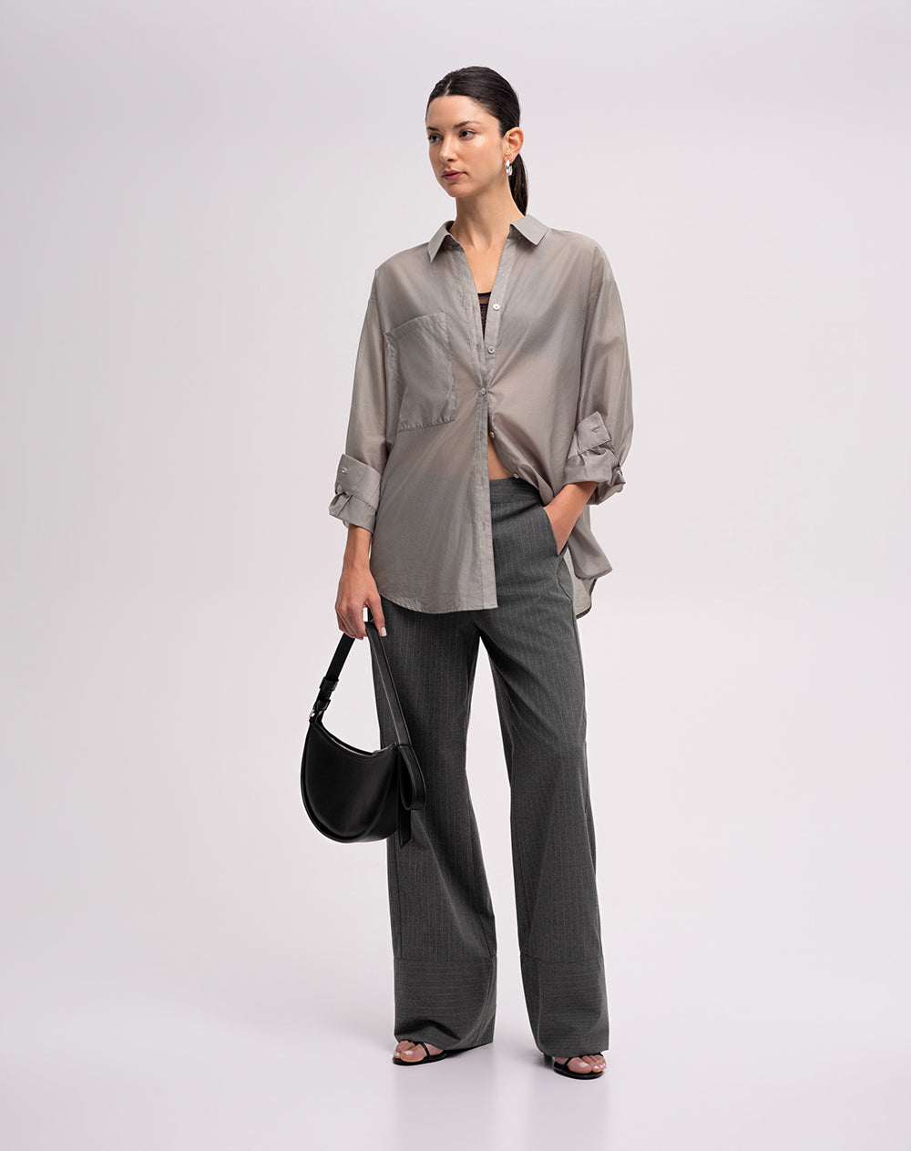 Pantalón straight leg pinstripes tiro alto gris mujer