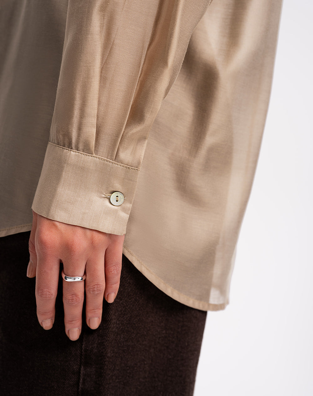 Camisa manga larga oversize transparencia café mujer