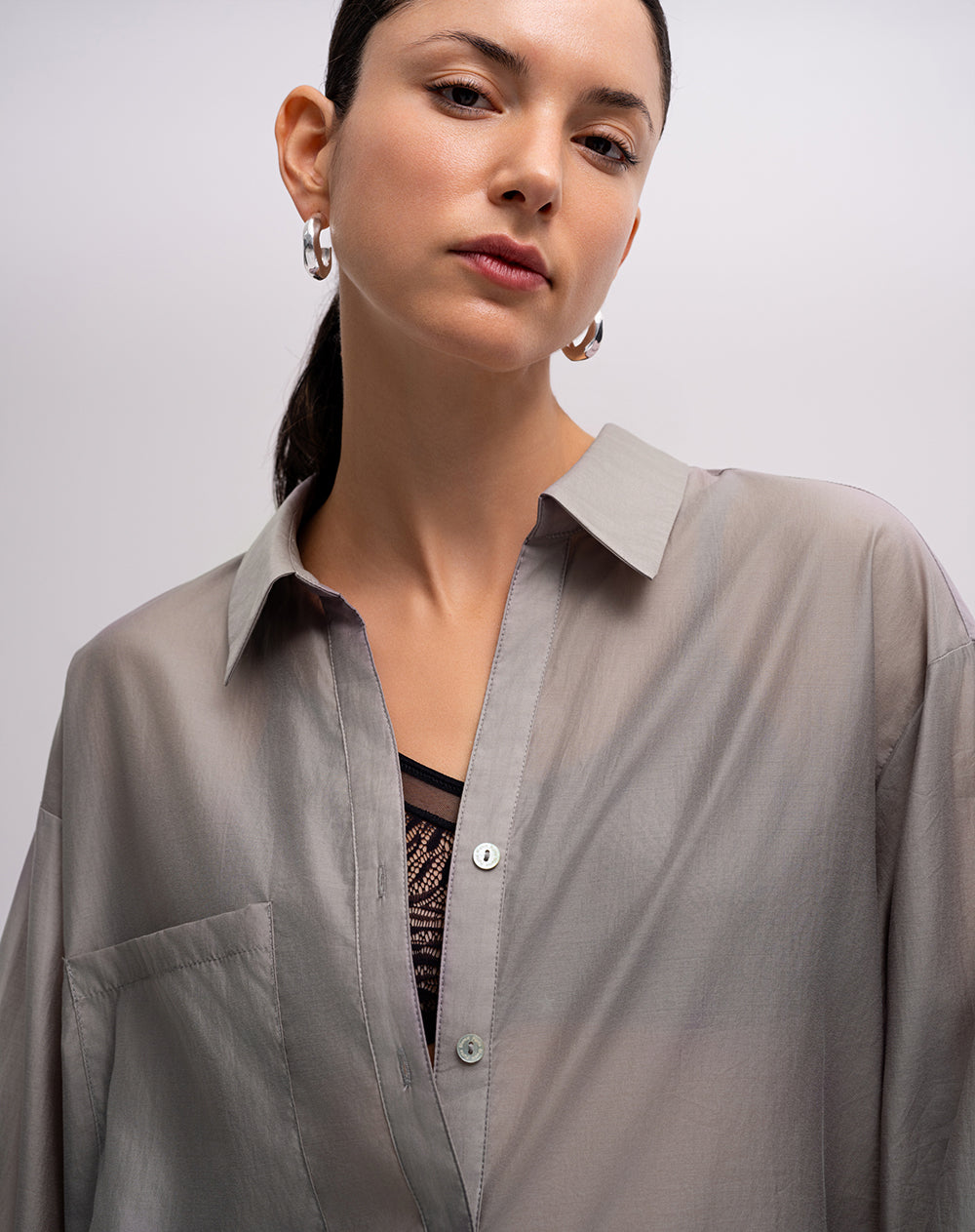 Camisa manga larga oversize transparencia gris mujer