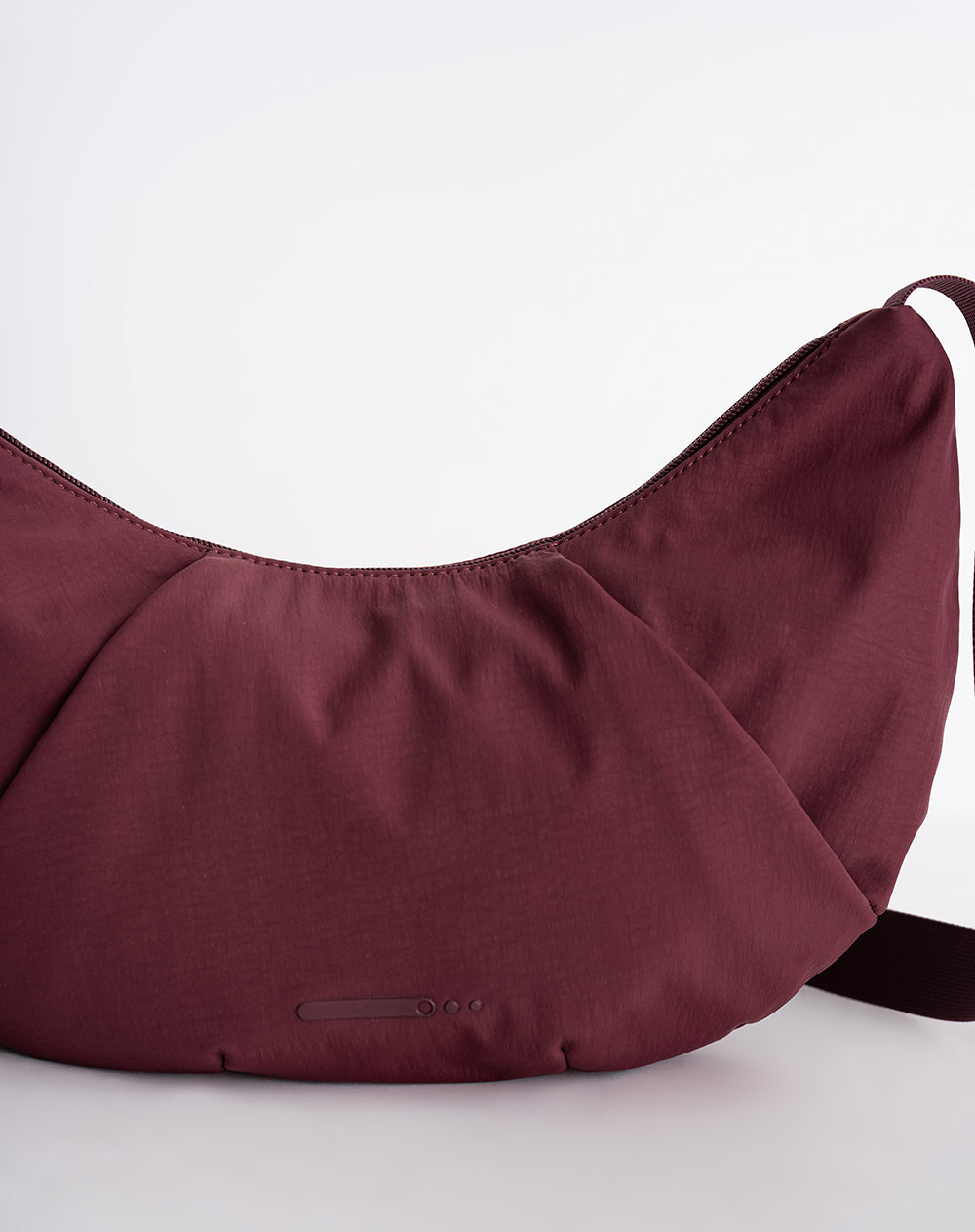 Bolso hobo correa ajustable vino tinto