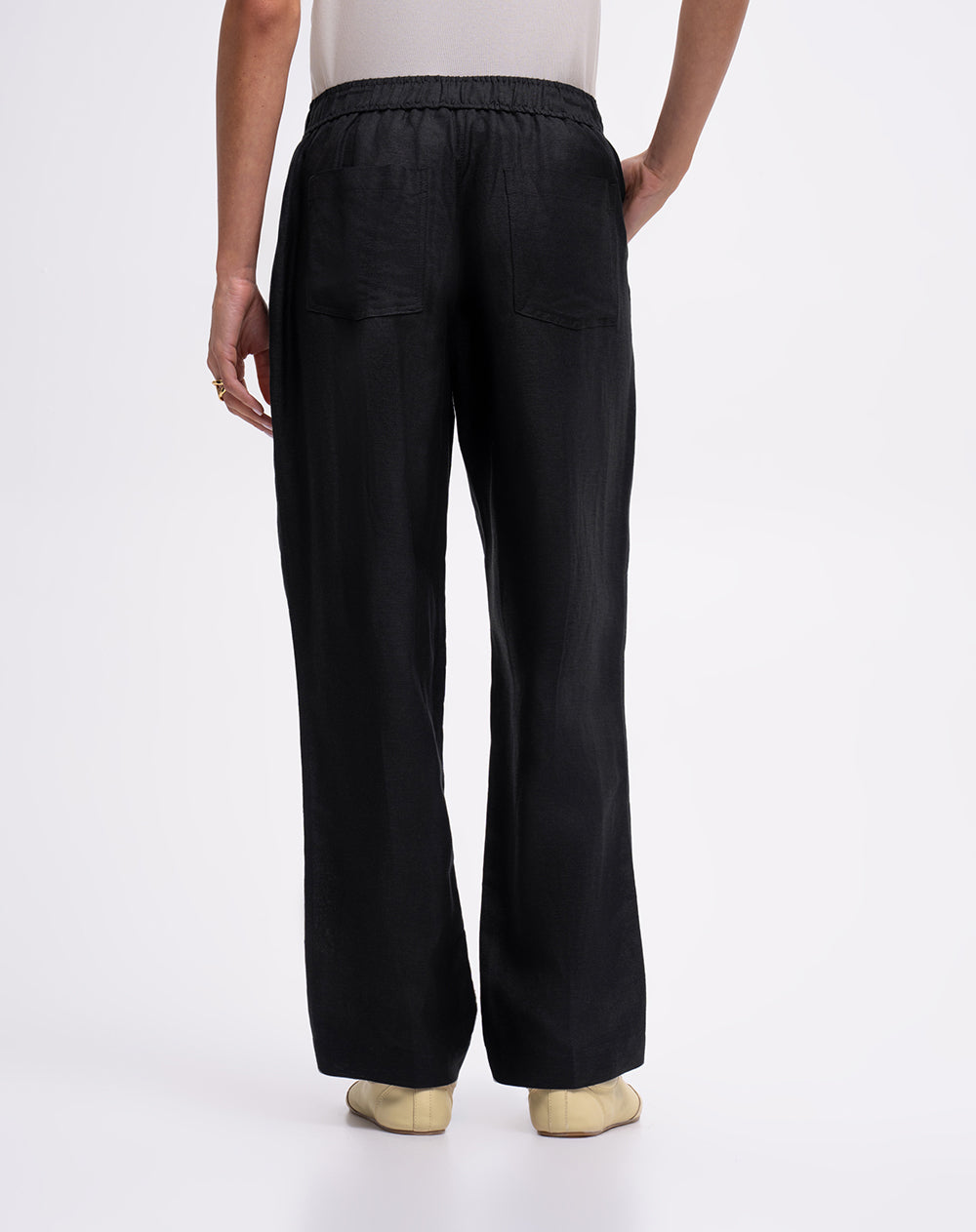 Pantalón recto tiro alto negro mujer