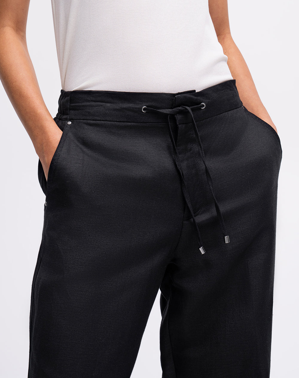 Pantalón recto tiro alto negro mujer
