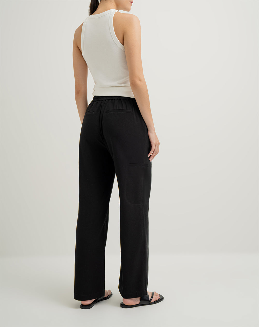 Pantalón regular fit tiro alto negro