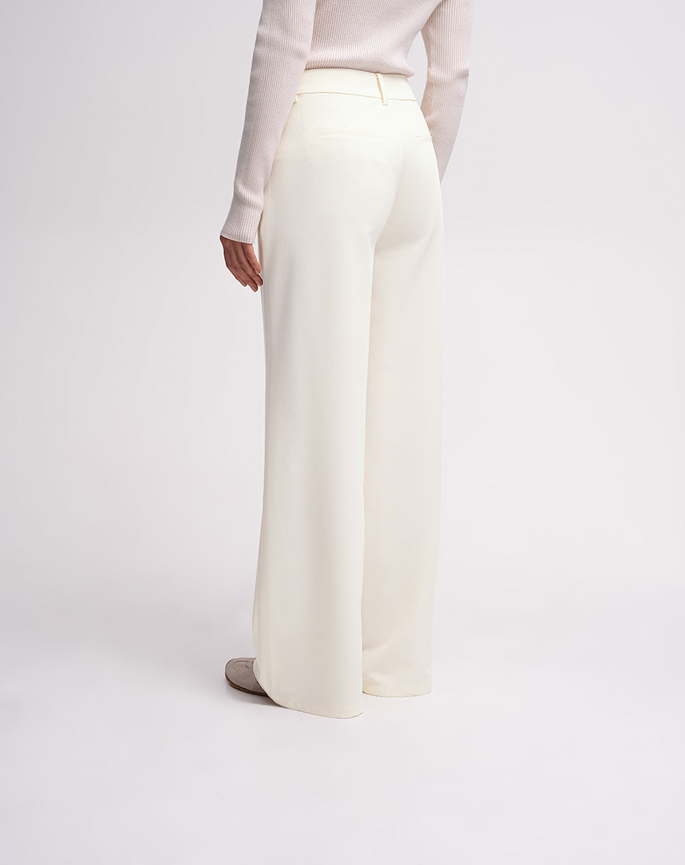 Pantalón recto tiro alto crema mujer