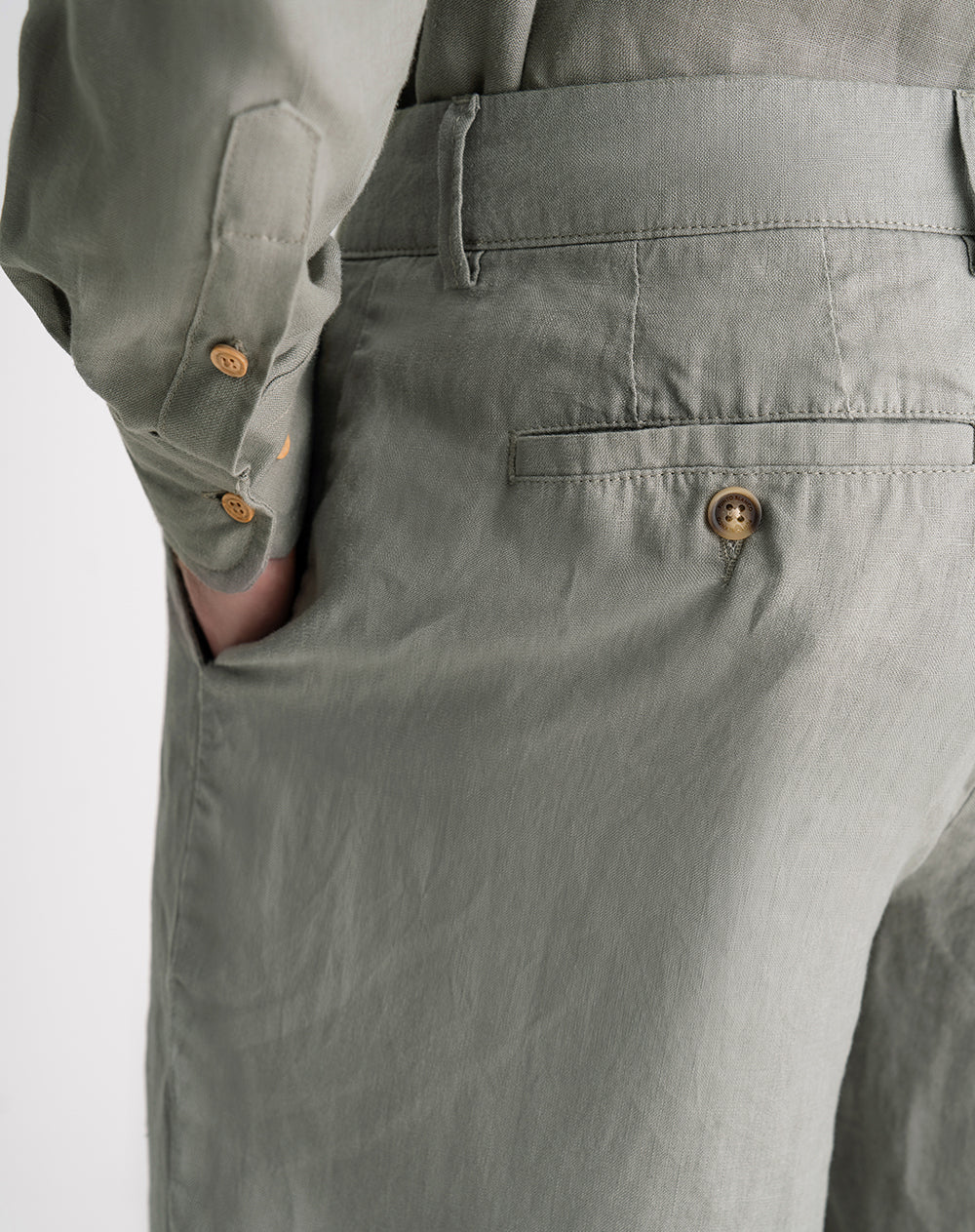 Bermuda regular fit en lino verde