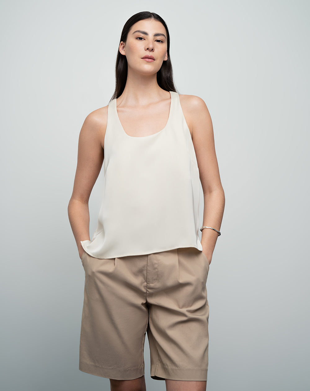 Camisa sisa en lino crema para mujer