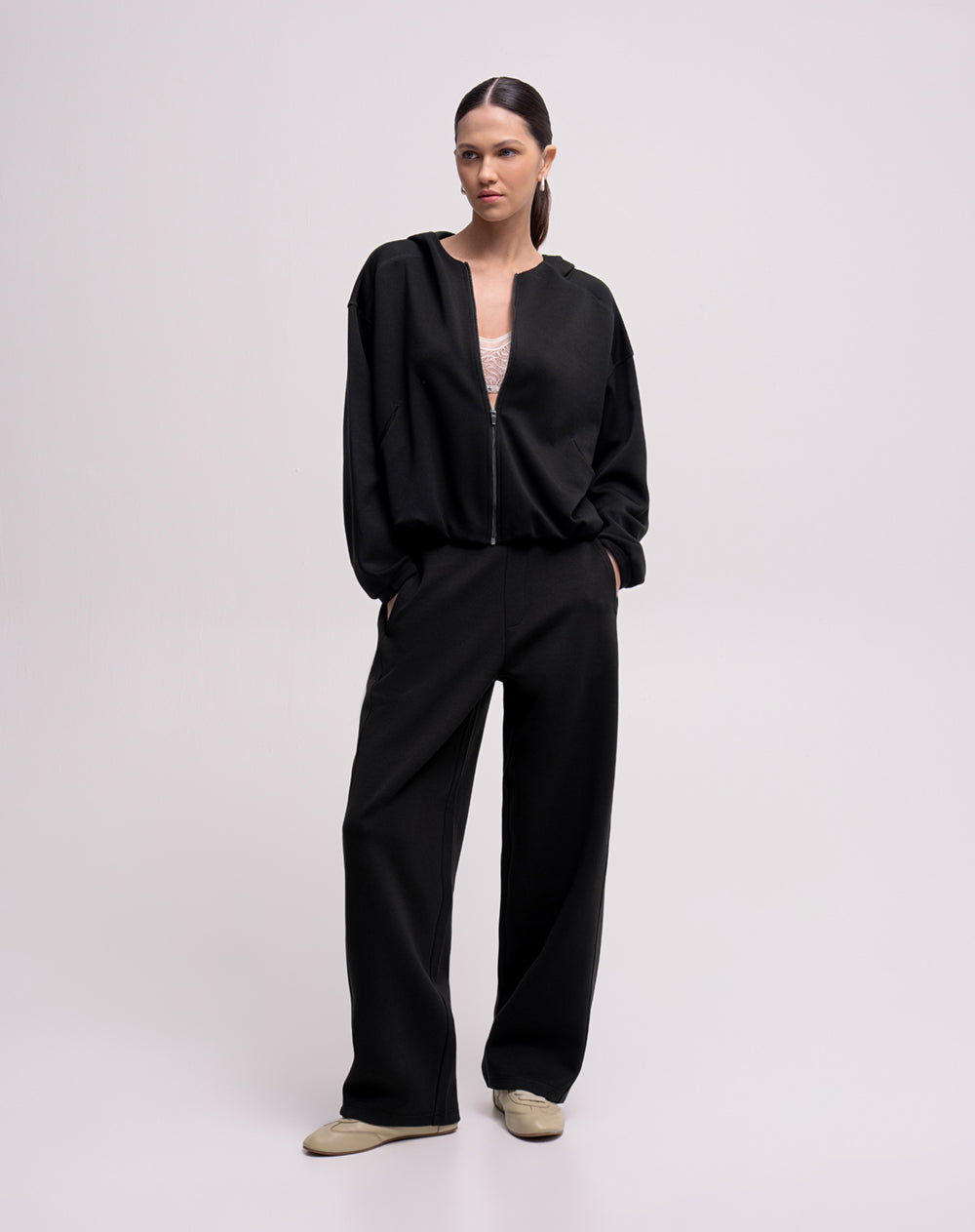 Chaqueta confort hoodie oversize negra mujer