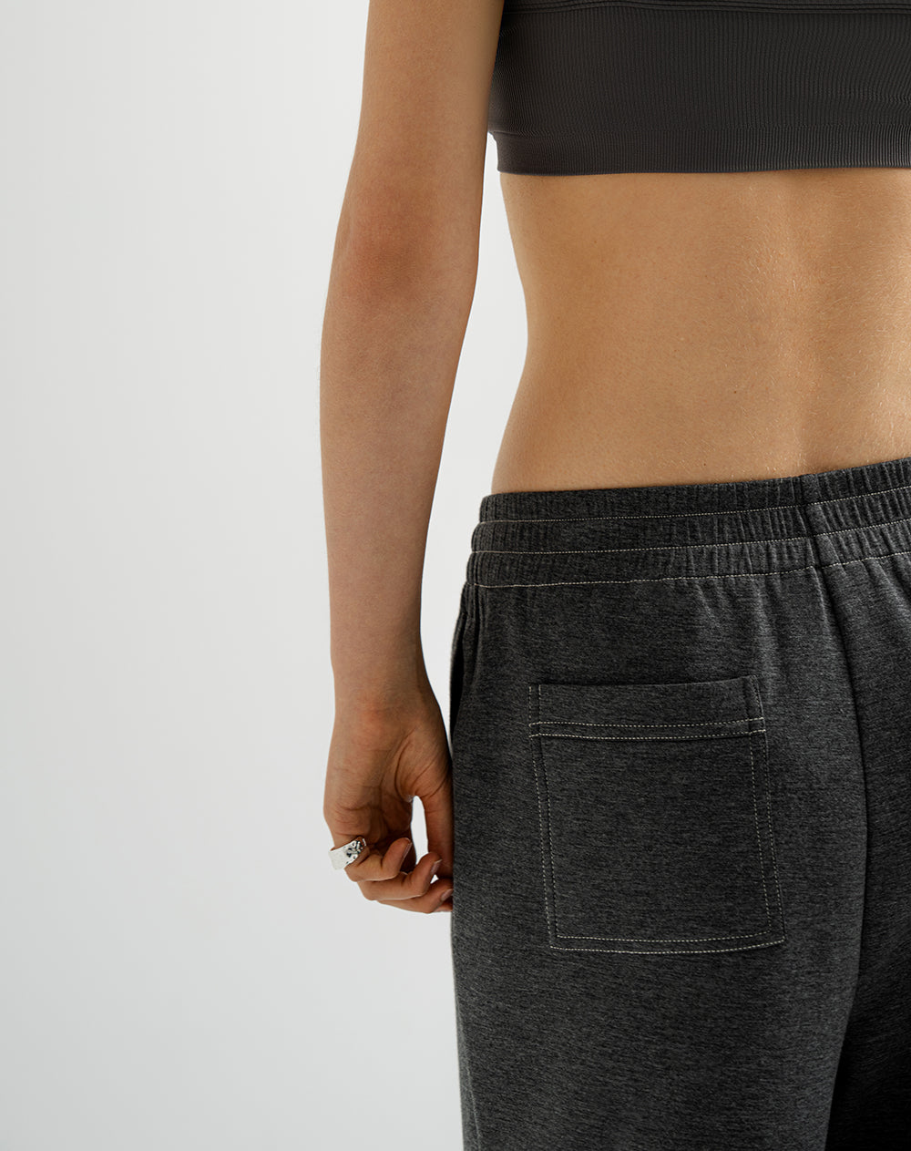Pantalón tiro medio gris para mujer