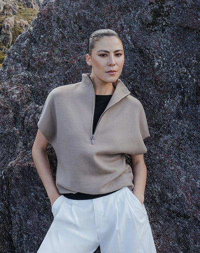 Chaleco oversize cuello alto café mujer