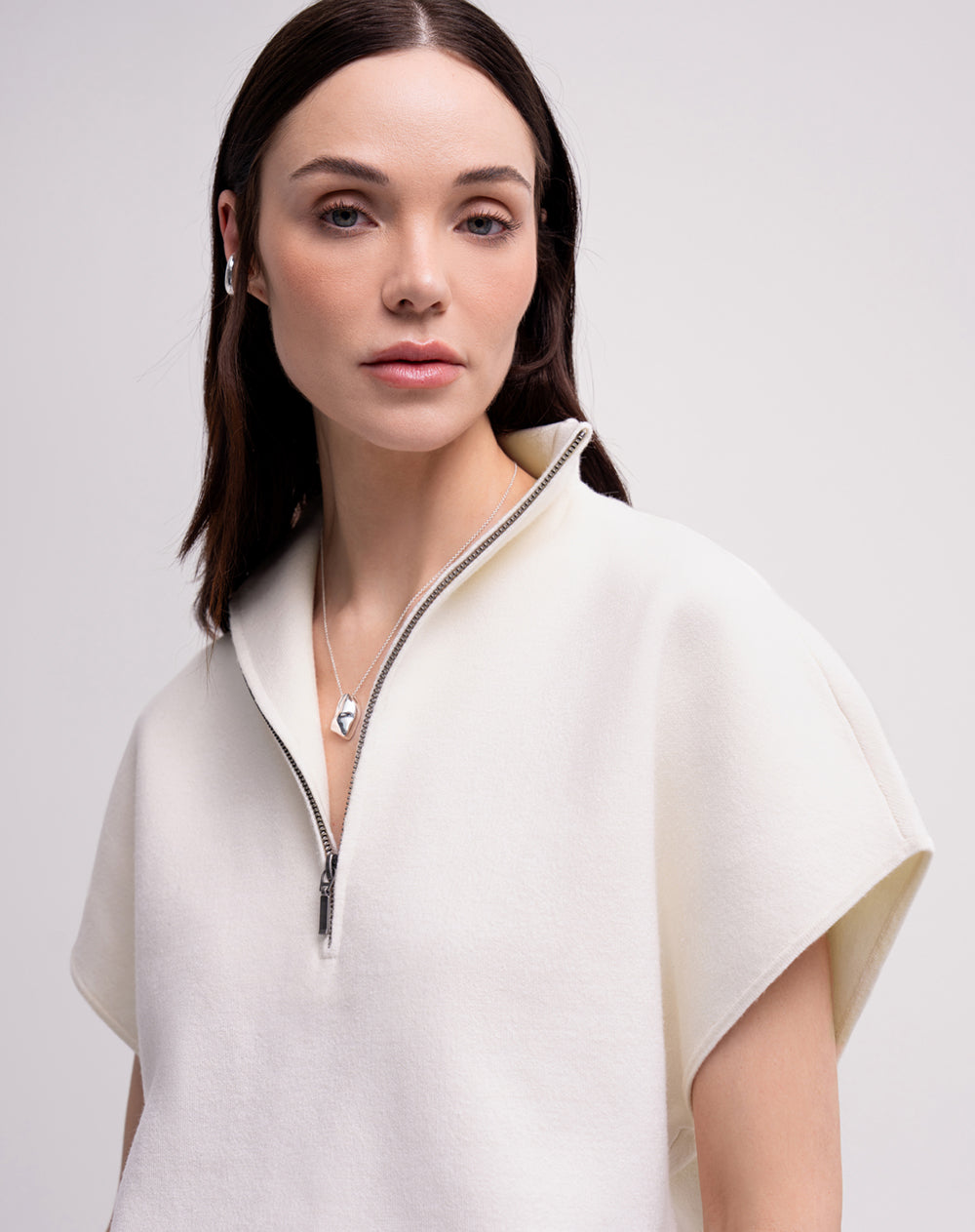 Chaleco oversize cuello alto habano mujer