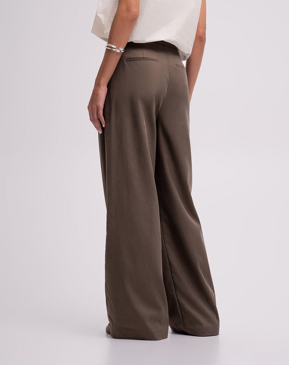 Pantalón wide leg tiro alto café mujer