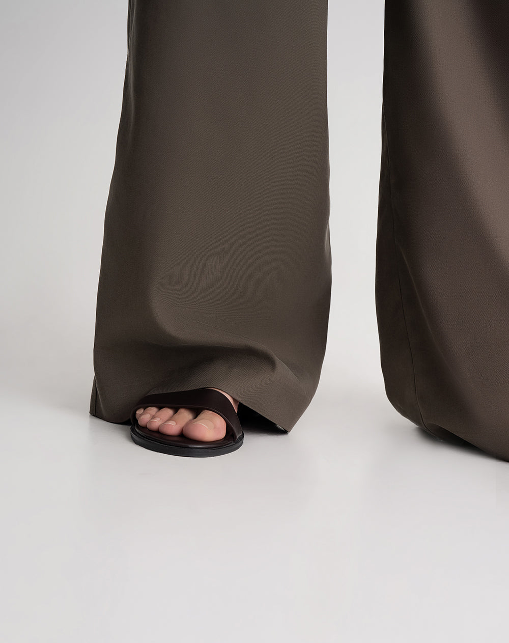 Pantalón palazzo tiro alto café mujer