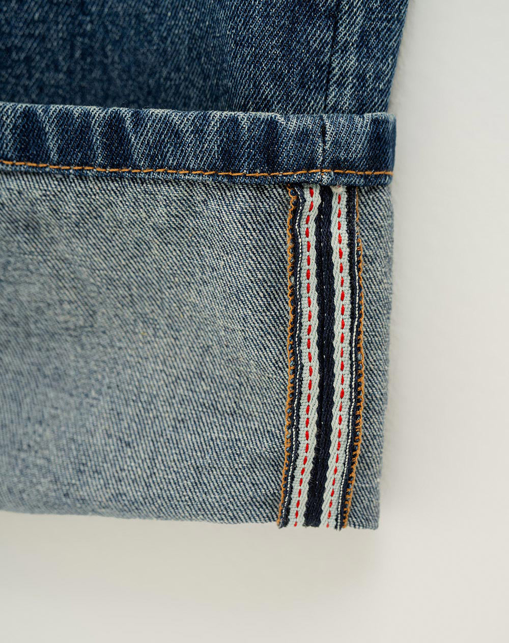 Jean regular fit tiro alto azul indigo oscuro