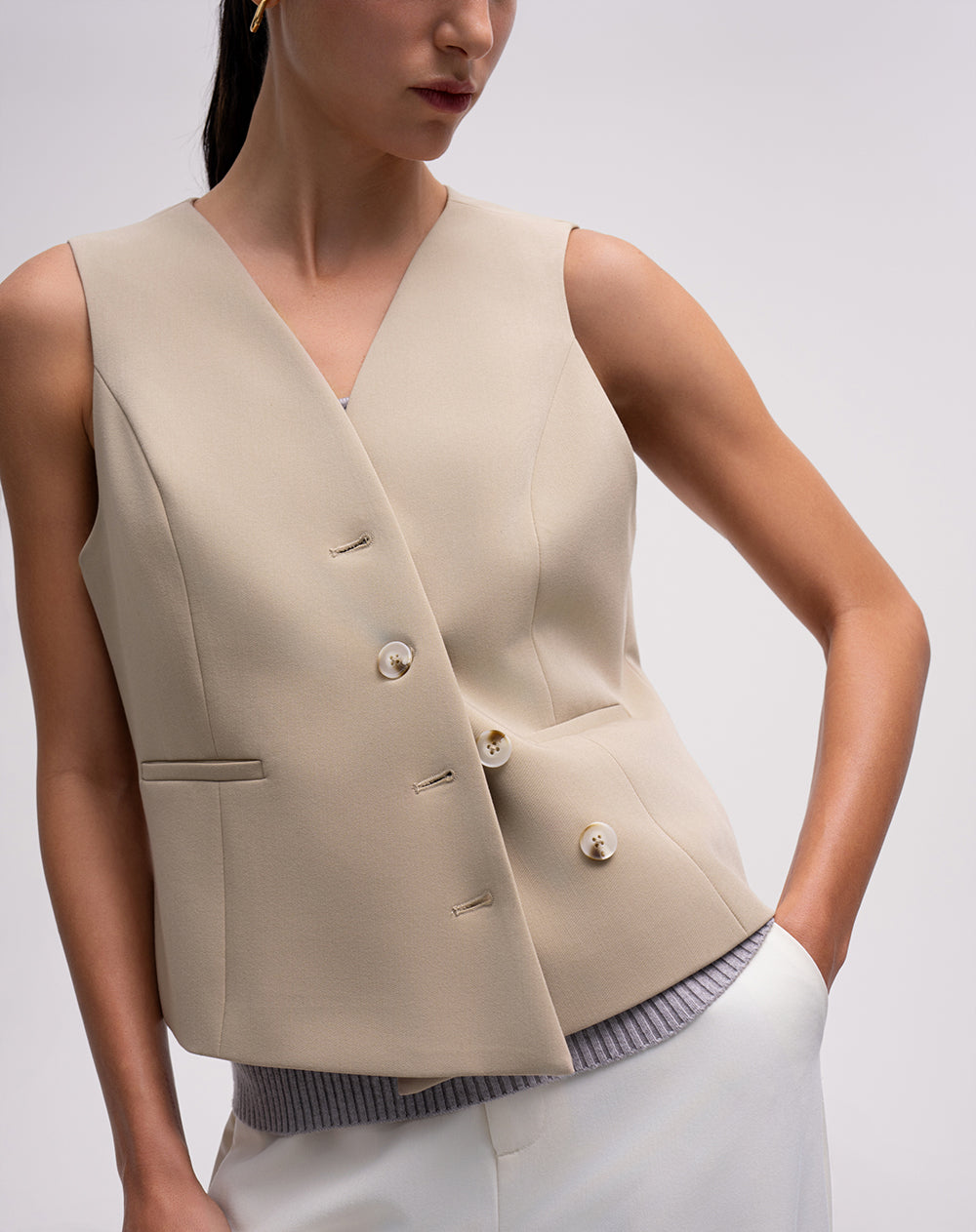 Chaleco cruzado regular caqui mujer