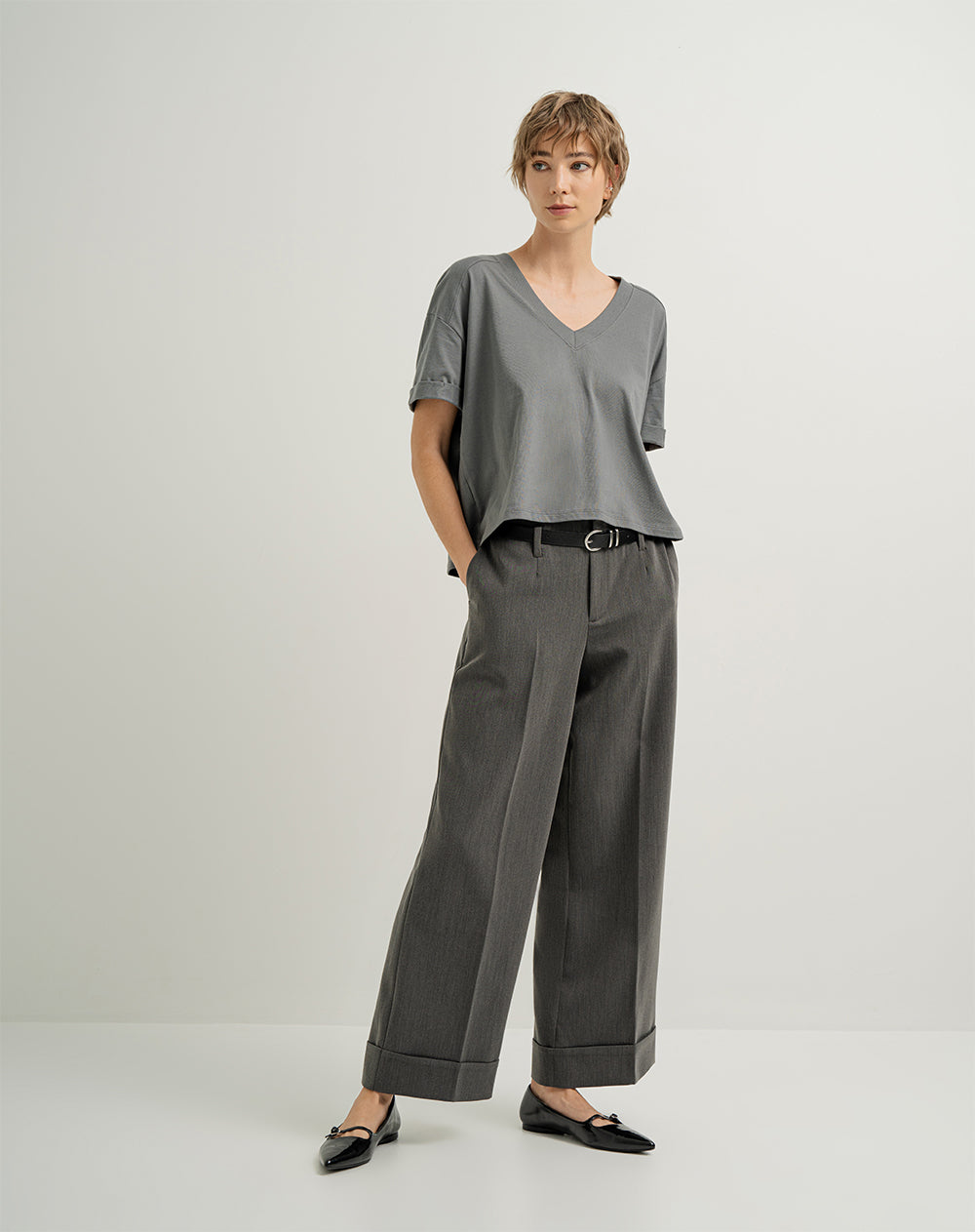 Camiseta oversize algodón sostenible cuello V gris mujer
