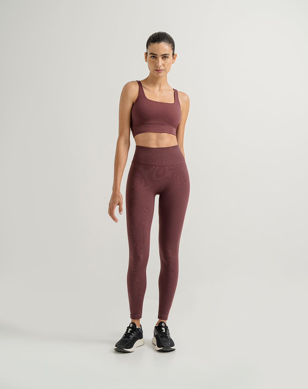 Pantalón fitted fit tiro alto vinotinto