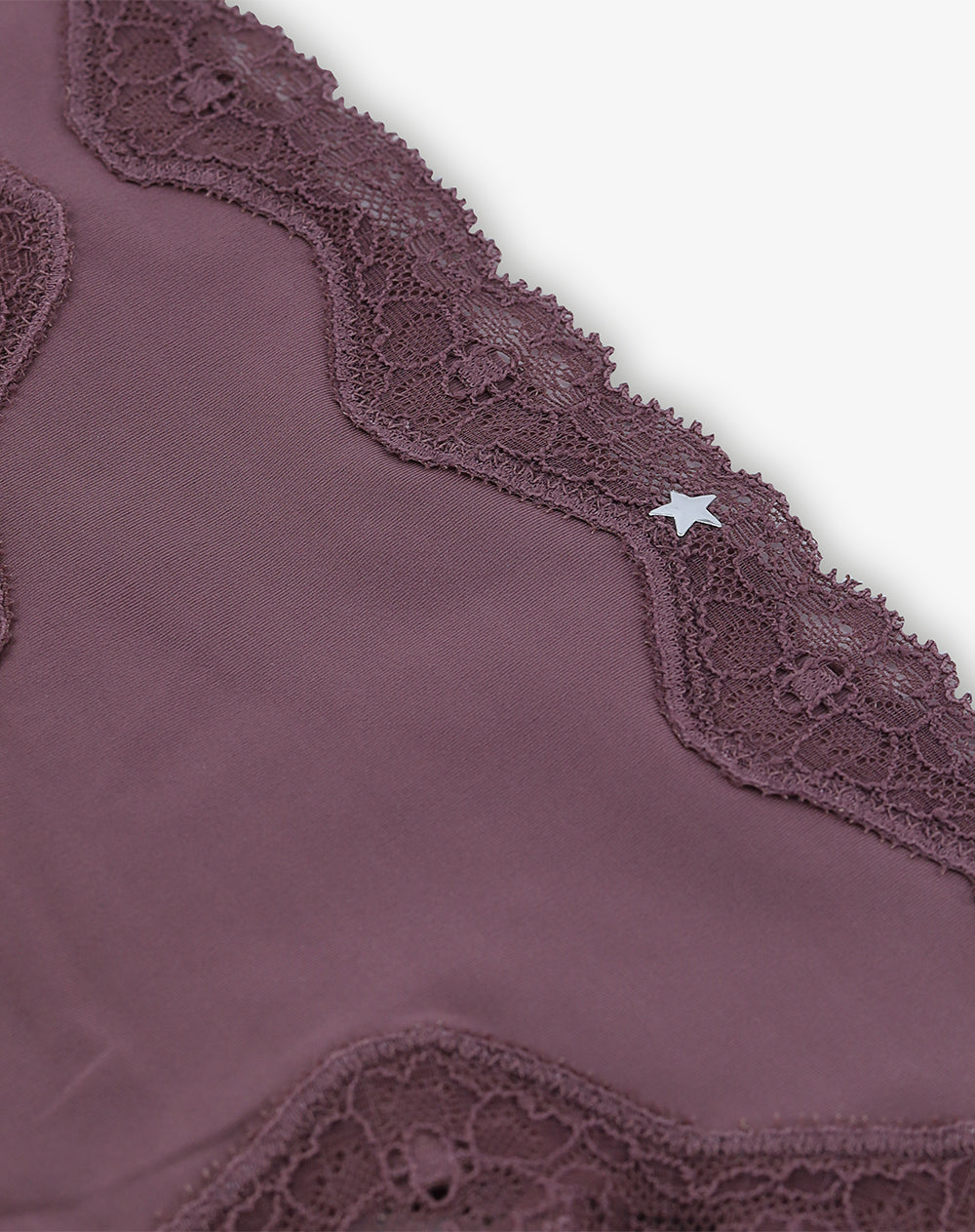 Panty brasilero en punto tiro medio morado