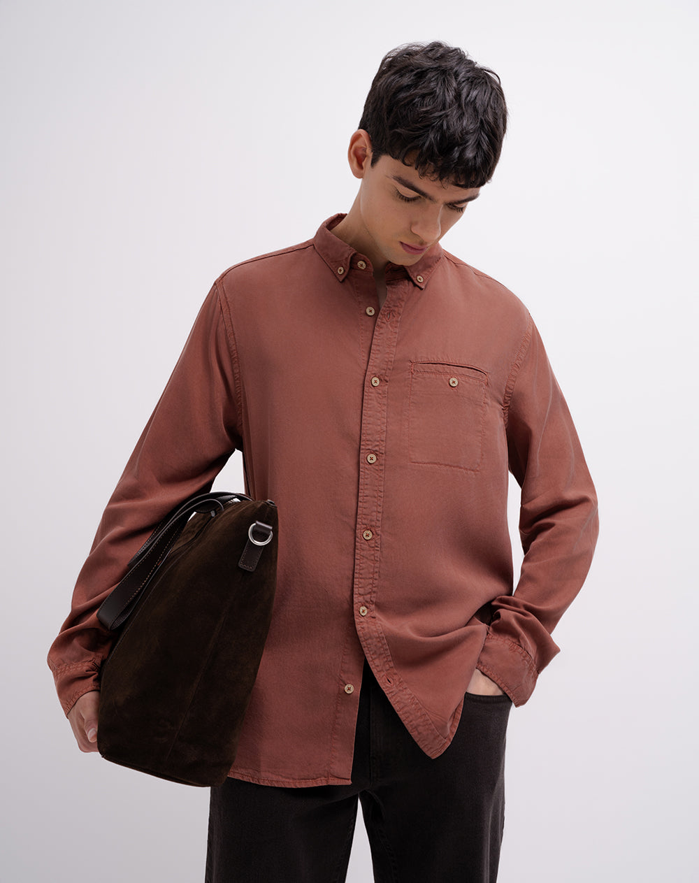 Camisa manga larga holgada algodón café hombre