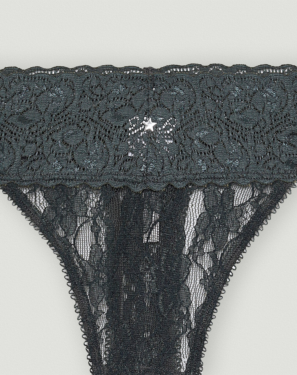 Panty tipo tanga en encaje verde