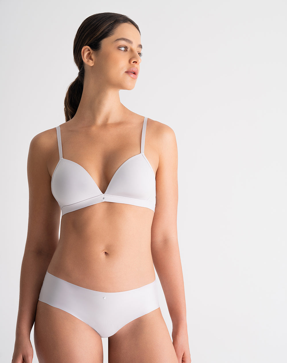 Brasier soporte medio copa ligera más encaje gris plata