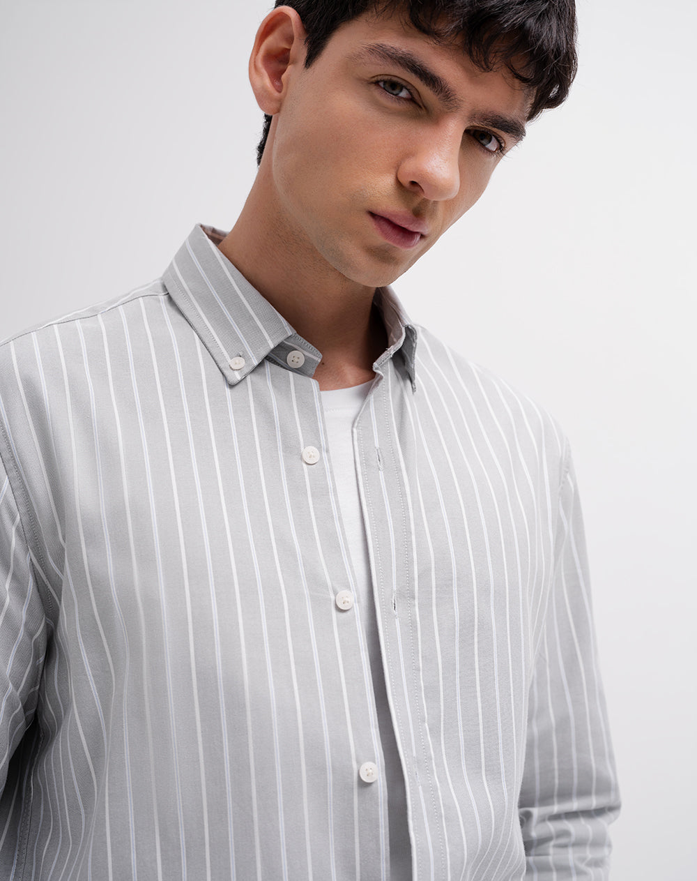 Camisa regular fit manga larga verde con rayas