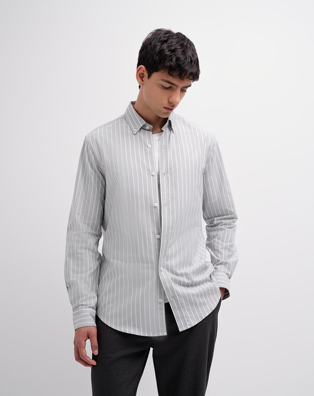 Camisa regular fit manga larga verde con rayas
