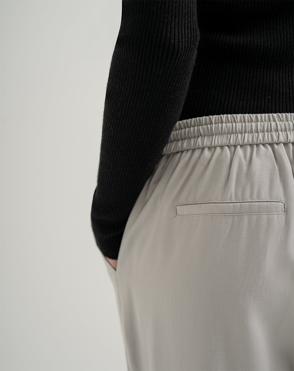 Pantalón tiro medio con cordón de ajuste habano para mujer