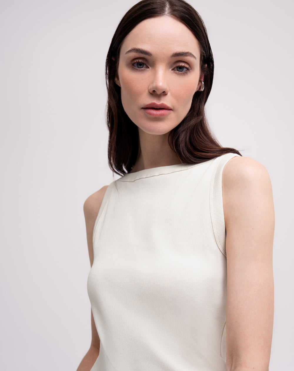 Camiseta cuello bandeja crema mujer