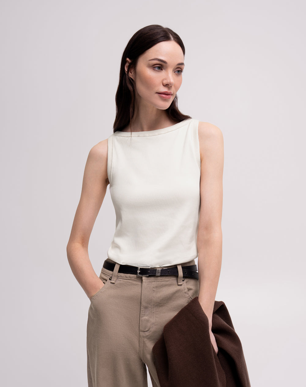 Camiseta cuello bandeja crema mujer