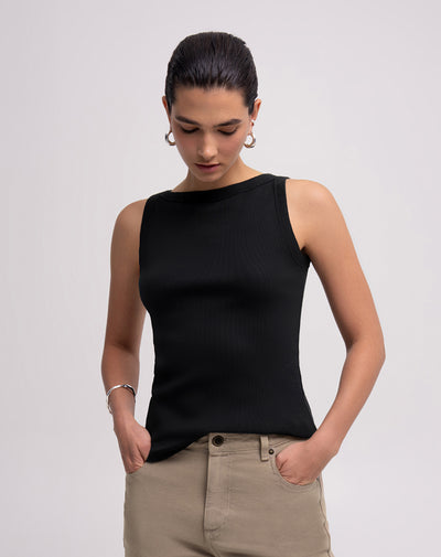 Camiseta cuello bandeja negra mujer