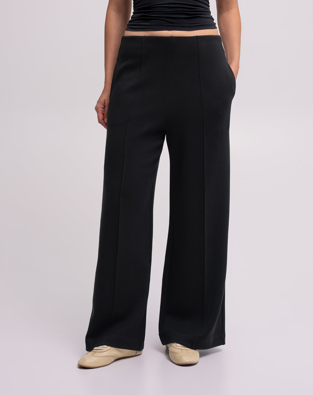 Pantalón confort wide leg tiro medio negro mujer
