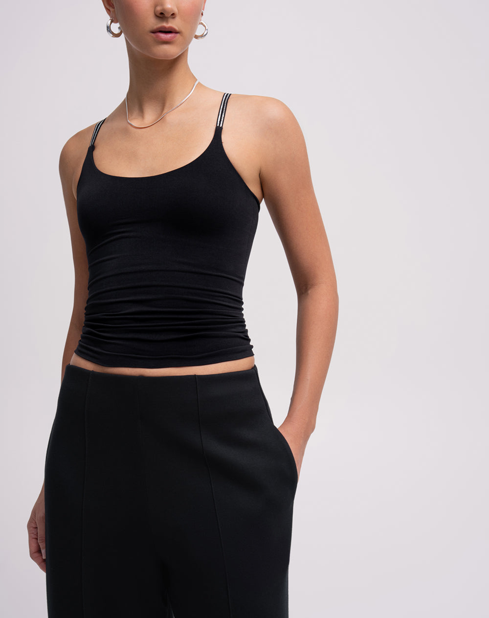Pantalón confort wide leg tiro medio negro mujer
