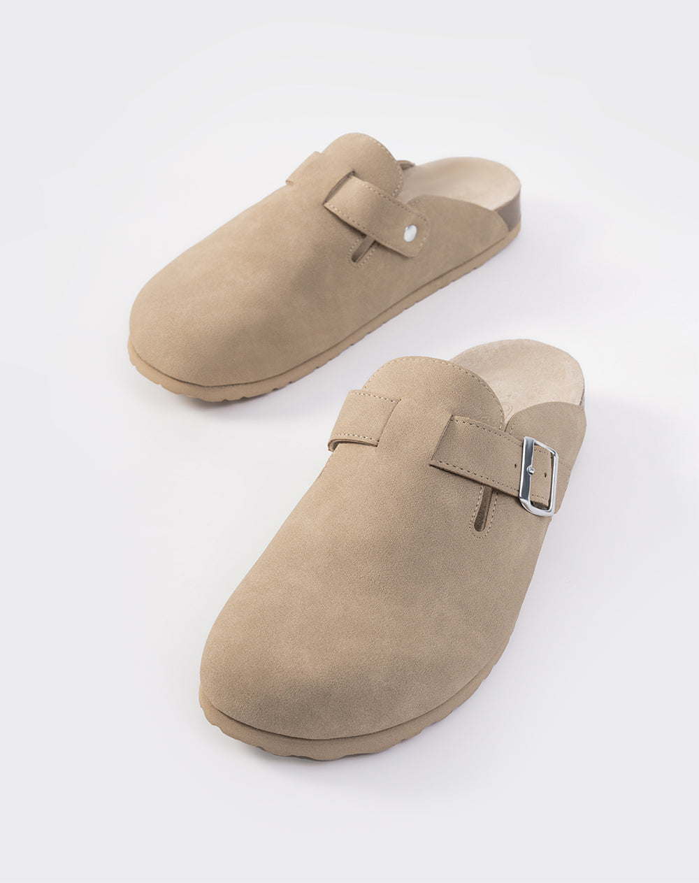 Zuecos tipo clog beige hombre