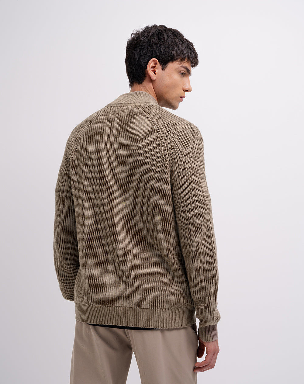 Suéter regular tejido de punto algodón café hombre