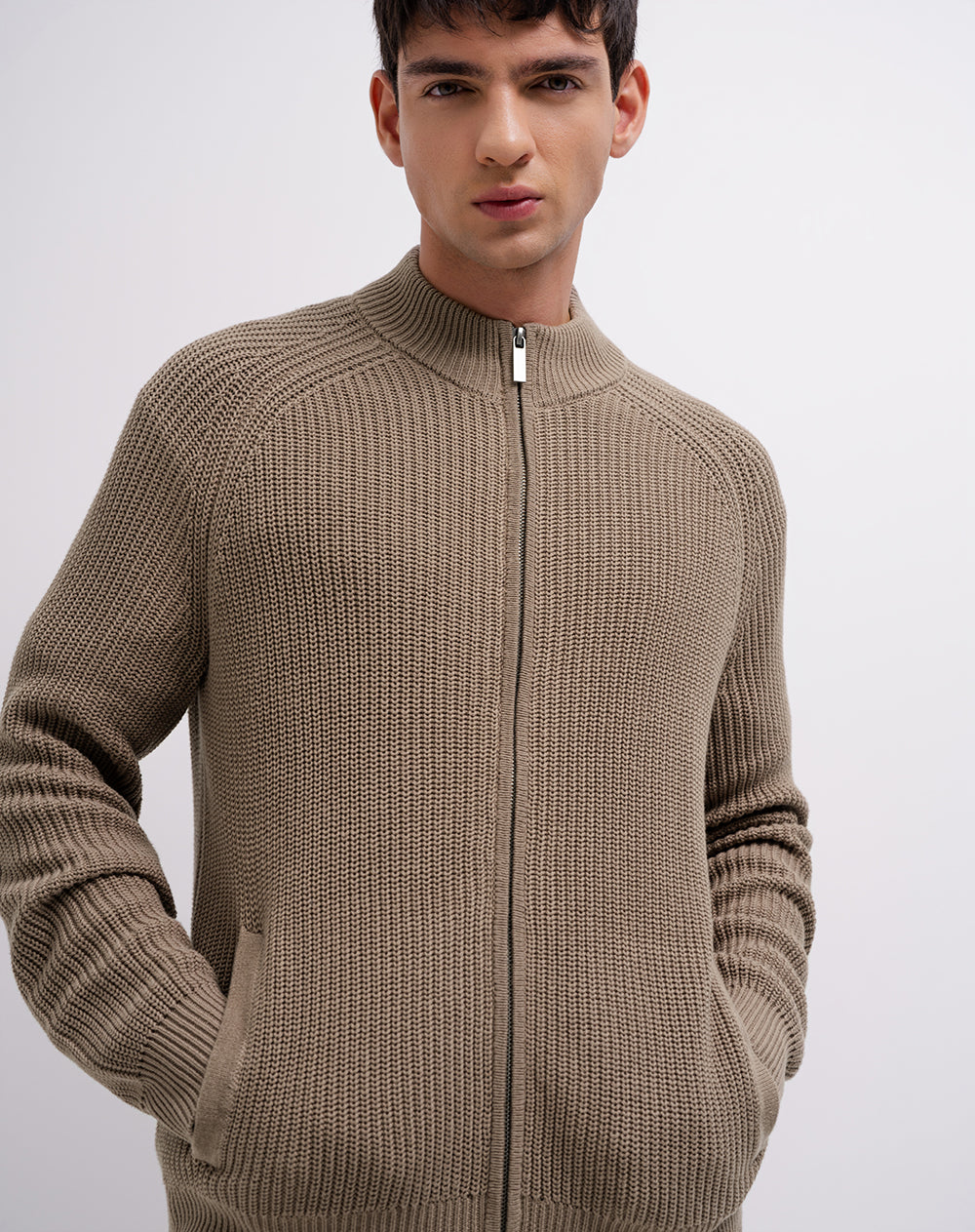 Suéter regular tejido de punto algodón café hombre