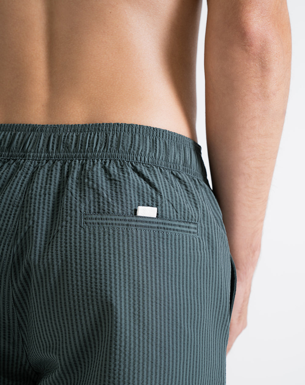 Pantaloneta verde rayas