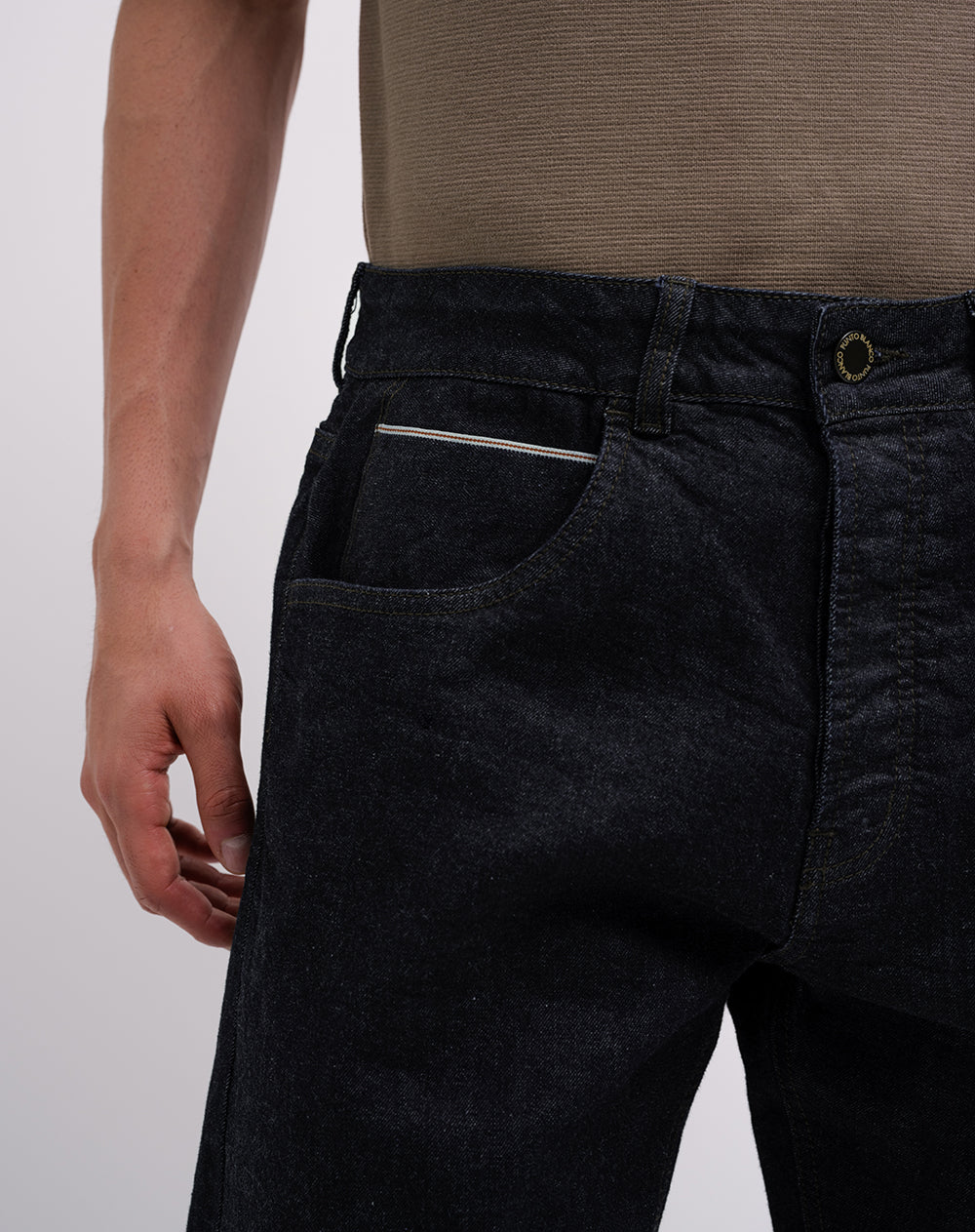 Jean recto índigo oscuro hombre