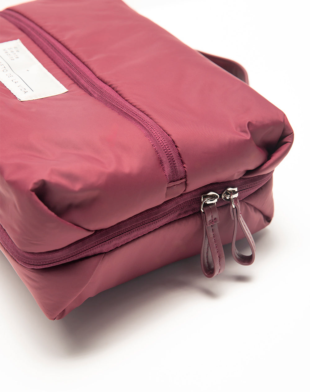 Estuche vinotinto