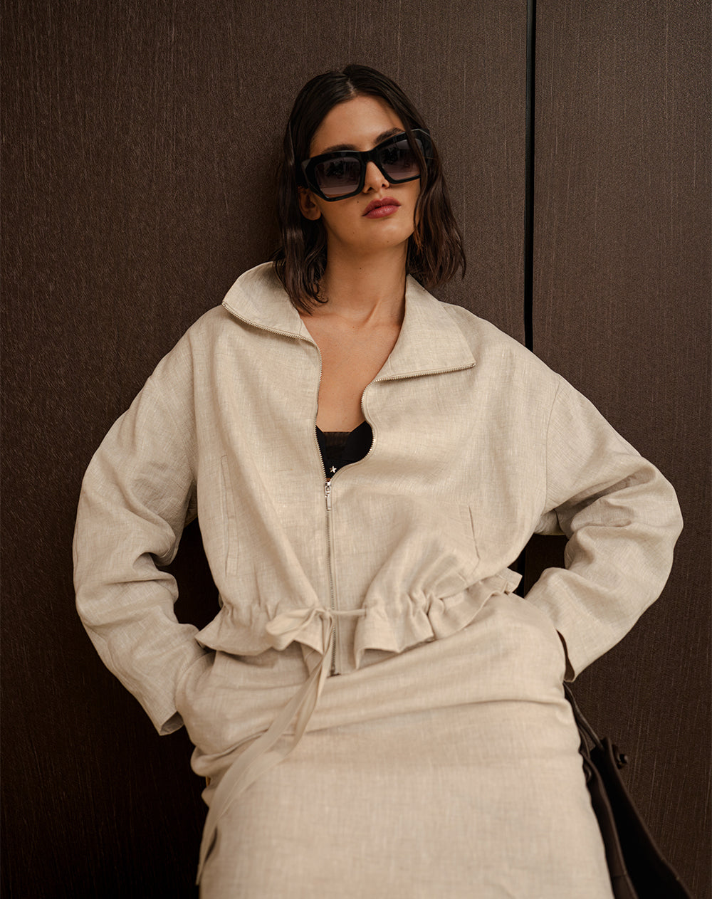 Chaqueta loose cuello alto en lino habana mujer